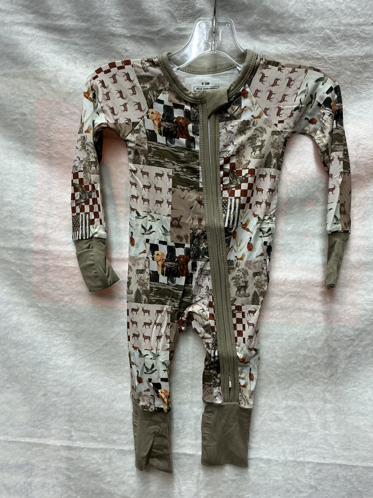 Hunting print zippie
