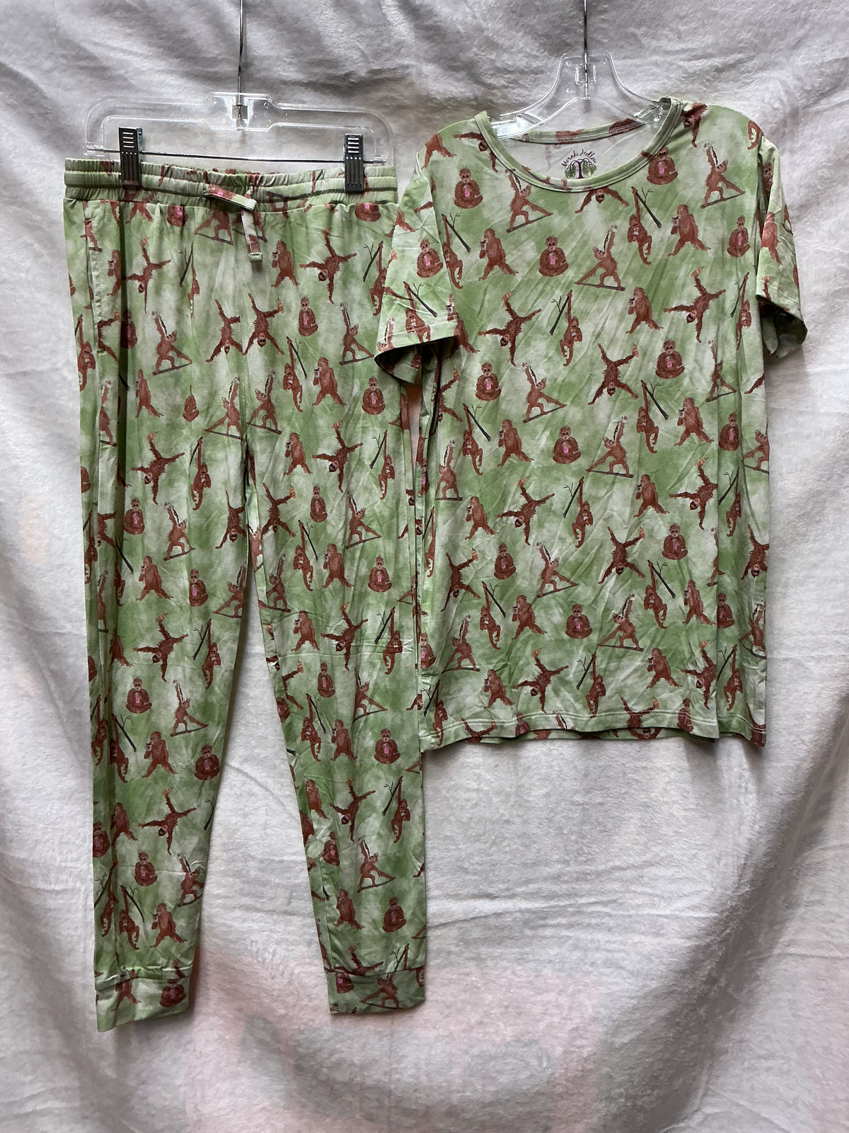 Orangutan short sleeve and long pants