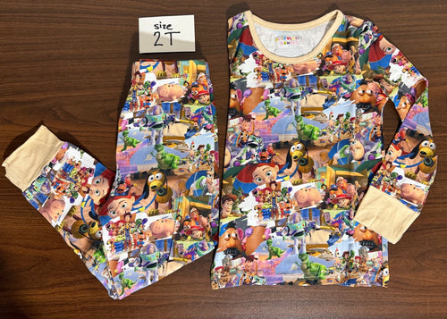 Children's long sleeve/pants set with cartoon character print